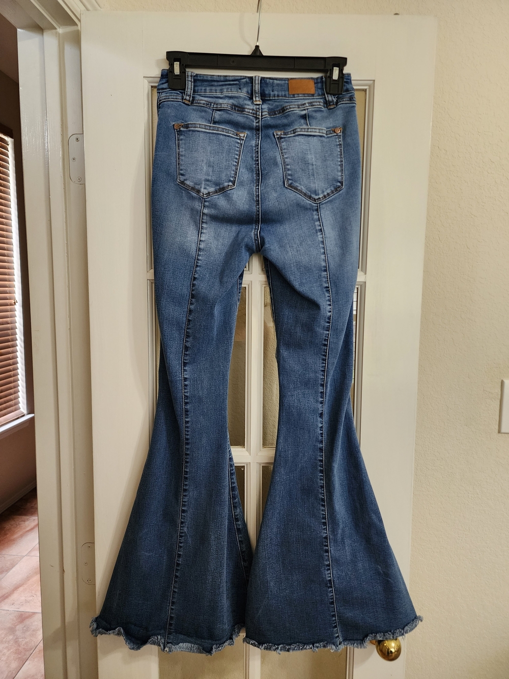 Judy Blue JB88380 Super Flare Jeans Raw Hem Pintuck Medium Wash 3/26 - Picture 3 of 16